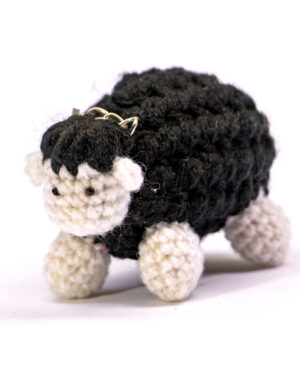 Llavero de lana oveja negra